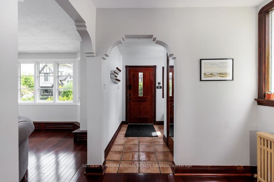 90 Kingsway Crescent, Toronto, ON M8X 2R9 – photo 2