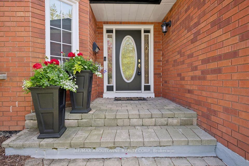 2372 Saugeen Road, Oakville, ON L6H 5X9 – photo 3