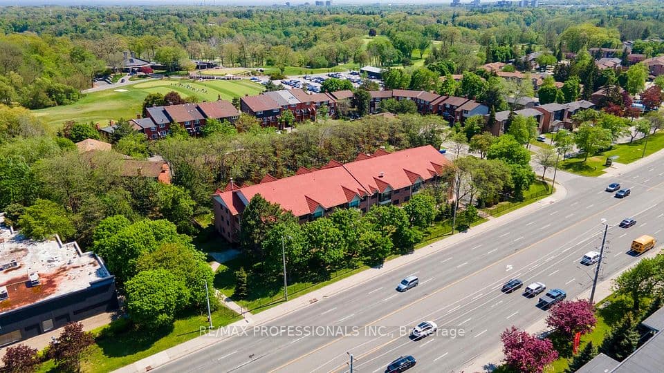 1275 Cornerbrook Place 313, Mississauga, ON L5C 3J3 – main photo