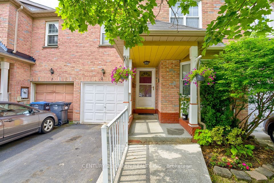 3 Desert Sand Drive, Brampton, ON L6R 1P9 – main photo