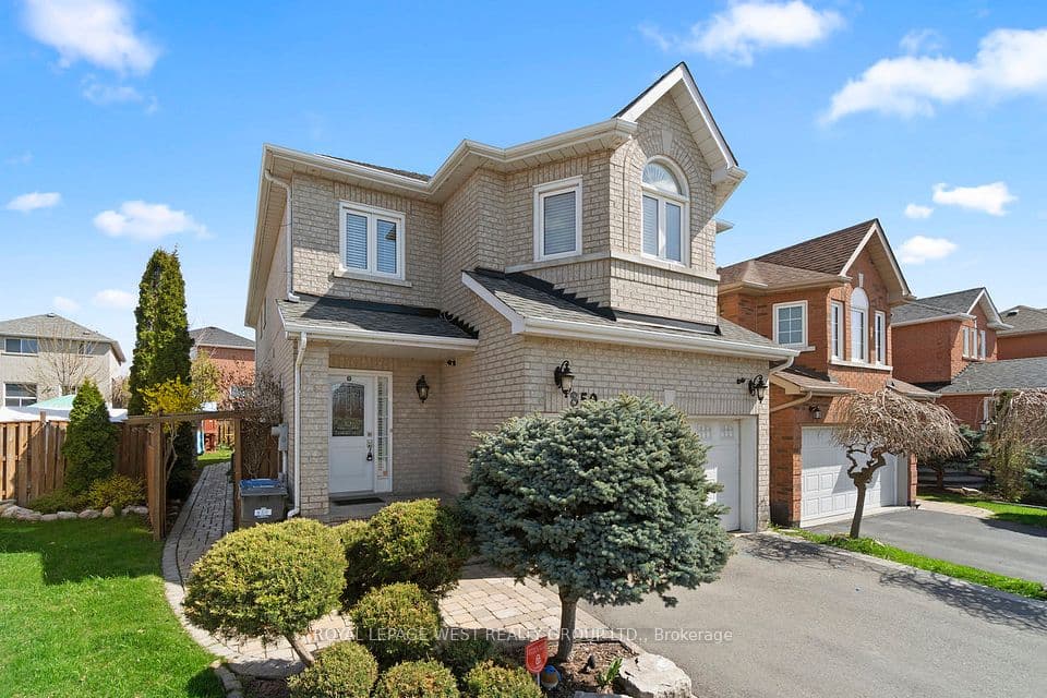 859 Mays Crescent, Mississauga, ON L5V 2J1 – photo 3