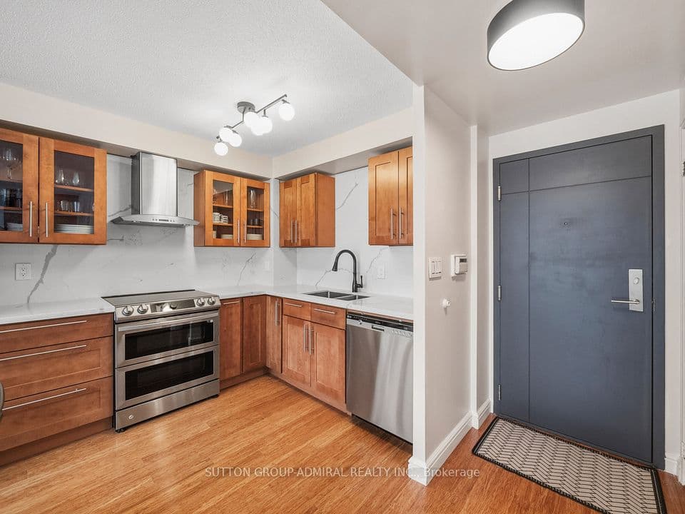 2267 Lake Shore Boulevard W 723, Toronto, ON M8V 3X2 – photo 2