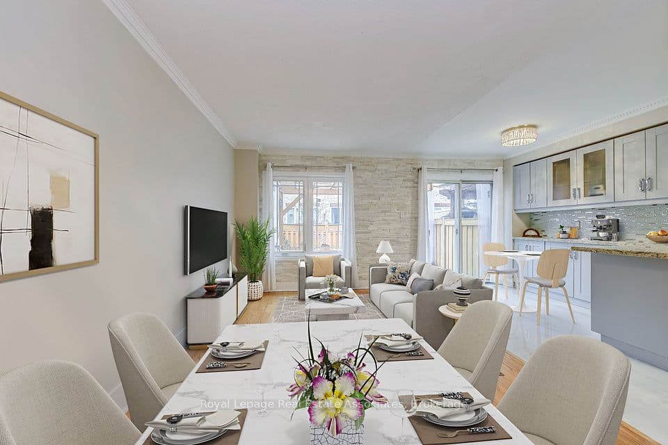 6978 Lisanne Court, Mississauga, ON L5N 6Z7 – main photo