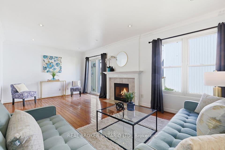 22 Bent Oak Circle 22, Mississauga, ON L5N 4J2 – main photo