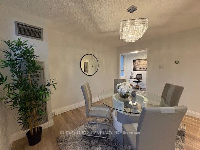 3695 Kaneff Crescent 107, Mississauga, ON L5A 4B6 – photo 2