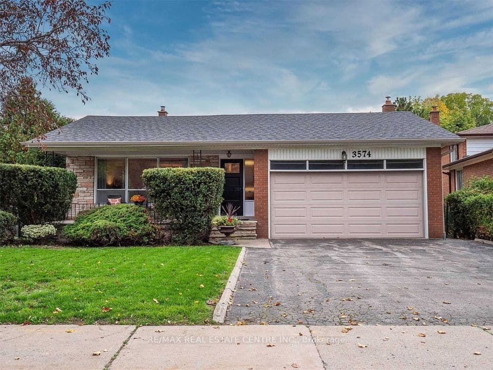 3574 Golden Orchard Drive, Mississauga, ON L4Y 3H8 – main photo