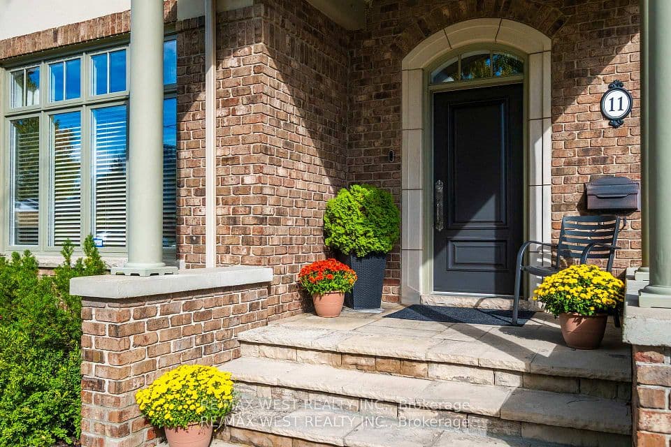 11 Tremont Road, Toronto, ON M9B 3X3 – photo 3