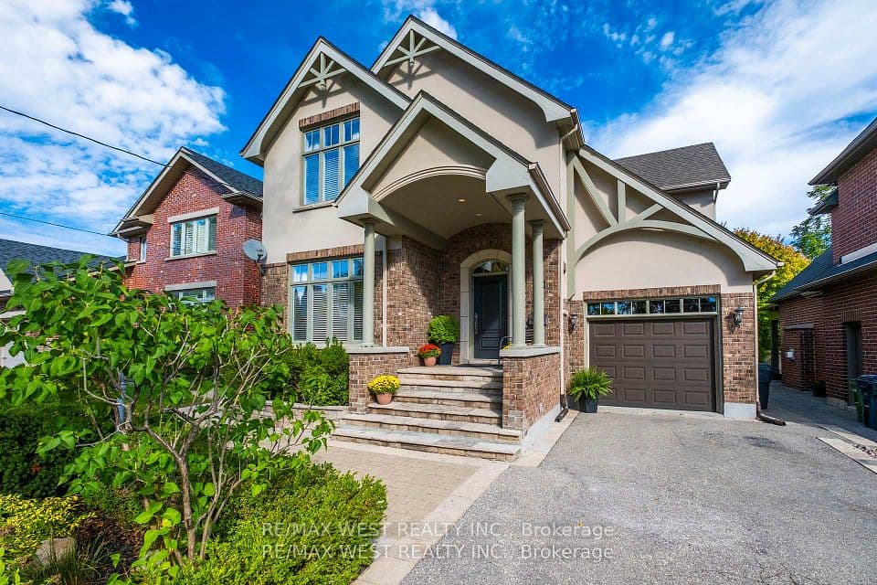 11 Tremont Road, Toronto, ON M9B 3X3 – main photo