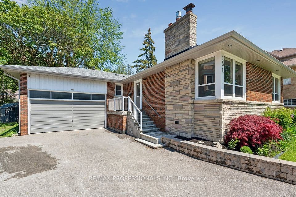 151 Perry Crescent, Toronto, ON M9A 1K8 – photo 3