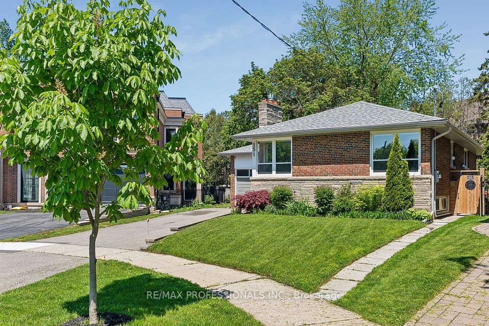 151 Perry Crescent, Toronto, ON M9A 1K8 – photo 2