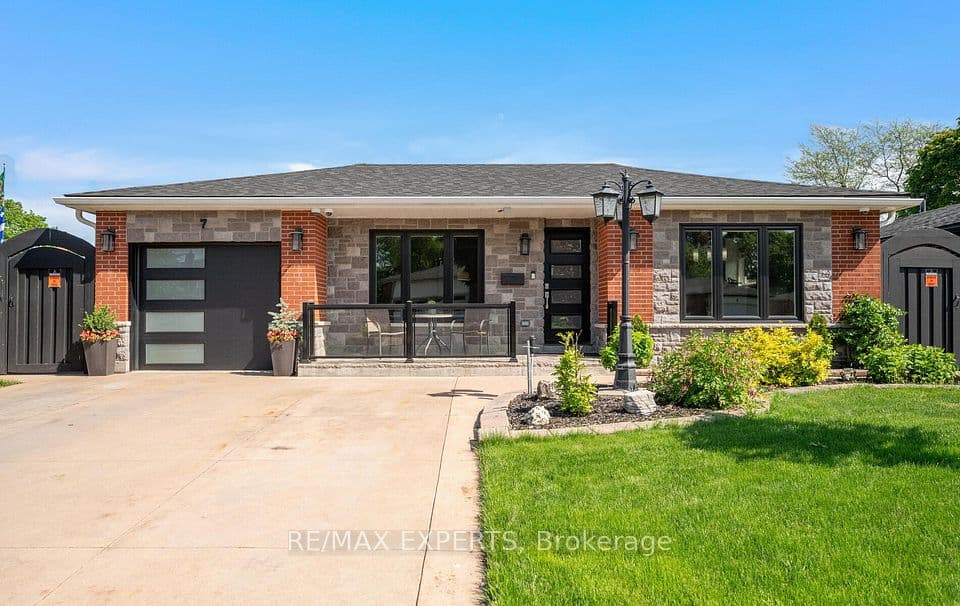 7 Goodwood Road, Brampton, ON L6S 1C4 – photo 2