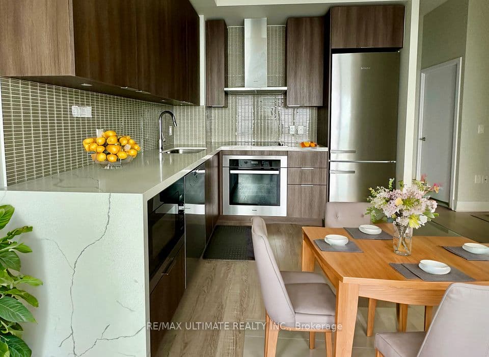 30 SE Shore Breeze Drive 6206, Toronto, ON M8V 0J1 – photo 2