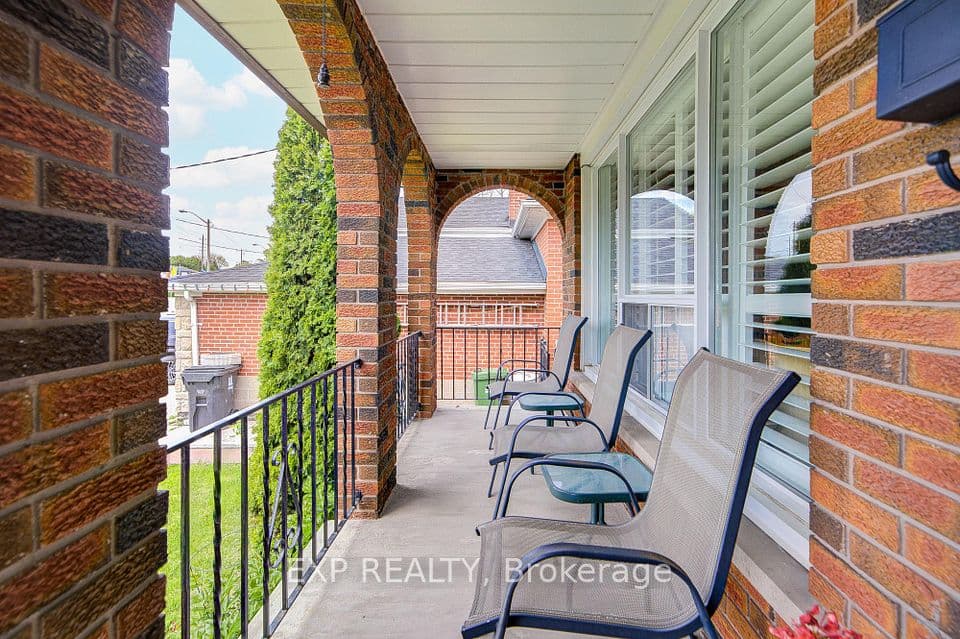 593A Scarlett Road N, Toronto, ON M9P 2S6 – photo 3