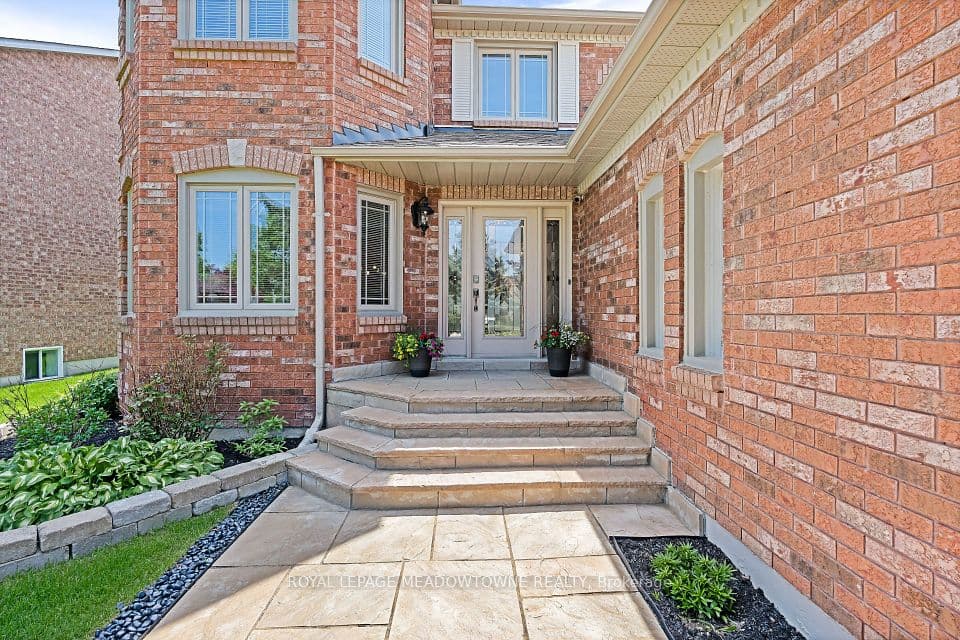 7 Eaton Street, Halton Hills, ON L7G 5J9 – photo 3