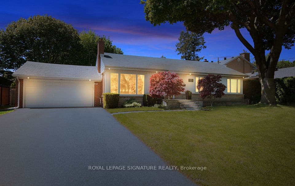 1570 Park Royale Boulevard, Mississauga, ON L5E 2Z4 – main photo