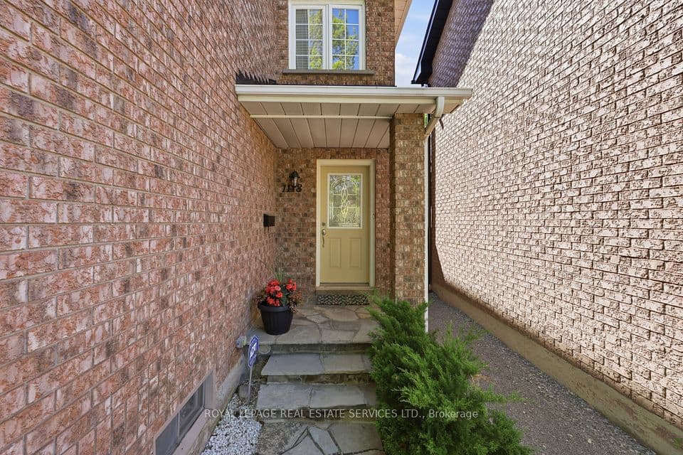 1118 Glen Valley Road, Oakville, ON L6M 3K8 – photo 3