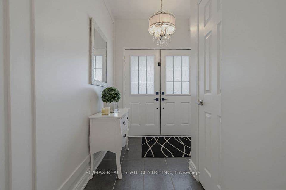 16 Gulfbrook Circle, Brampton, ON L6Z 0G4 – photo 2