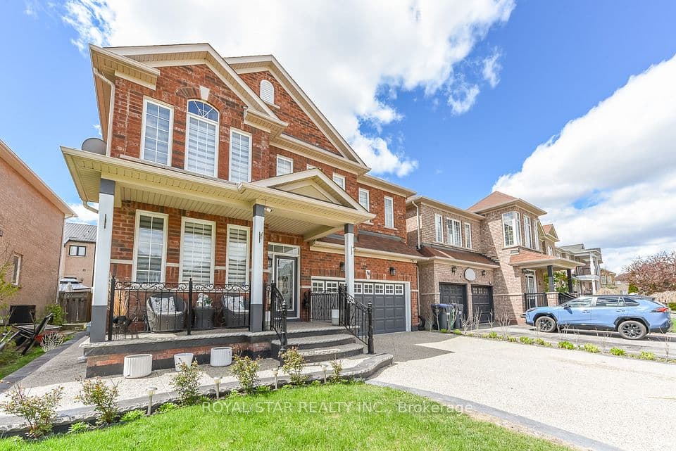 38 Robitaille Drive, Brampton, ON L6R 0H6 – photo 3