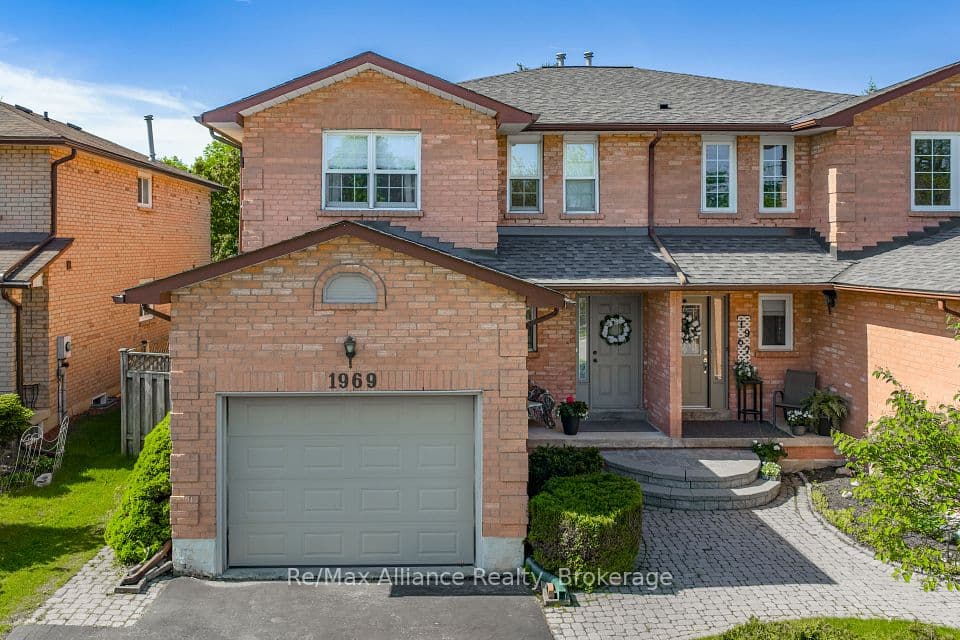 1969 Glenada Crescent, Oakville, ON L6H 4M8 – main photo