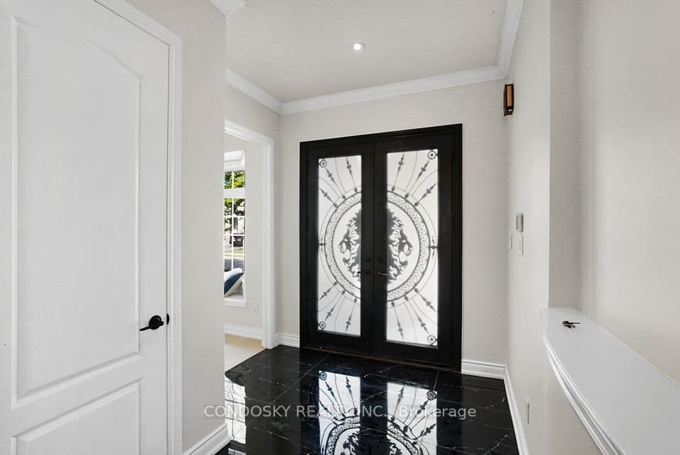 3322 Fox Run Circle, Oakville, ON L6L 6W4 – photo 3