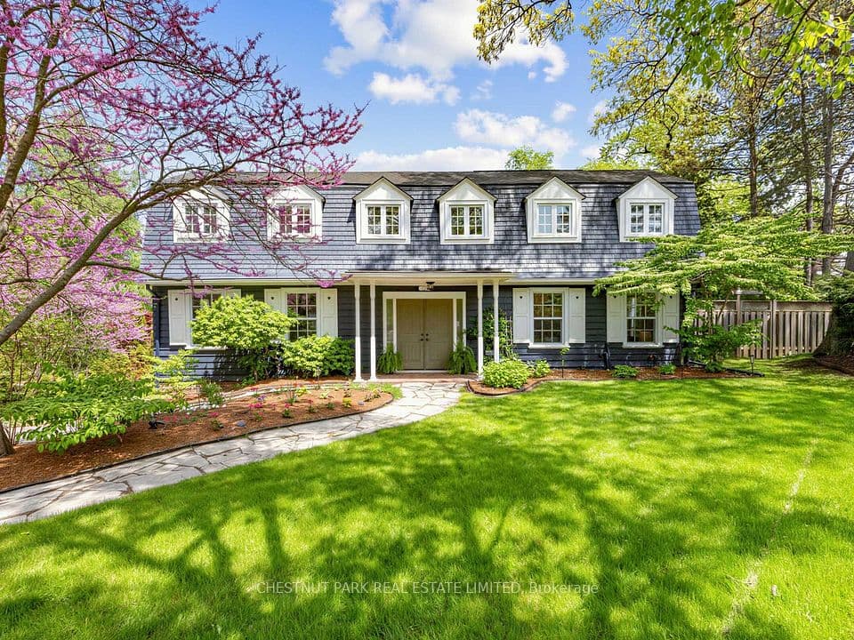 725 Bexhill Road, Mississauga, ON L5H 3K9 – main photo