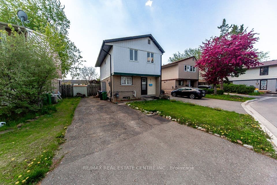 12 Greenhills Square, Brampton, ON L6S 2J4 – photo 2
