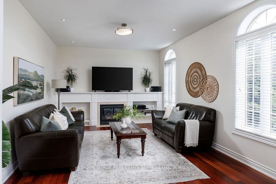 147 Innville Crescent, Oakville, ON L6L 0B8 – photo 2