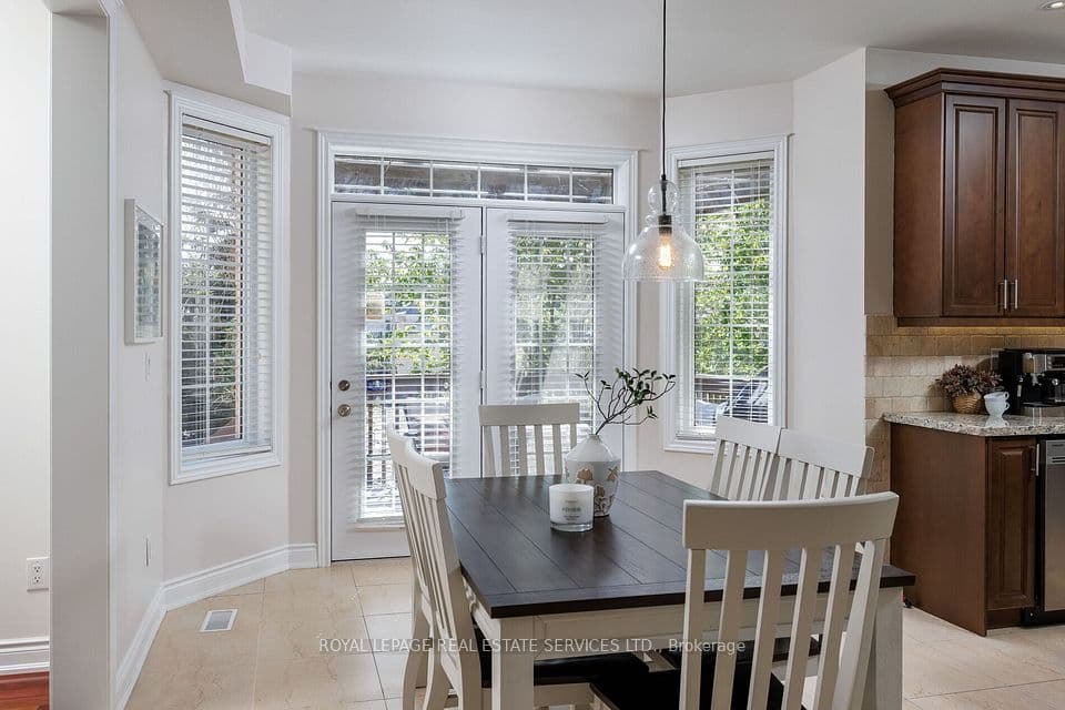 147 Innville Crescent, Oakville, ON L6L 0B8 – photo 3