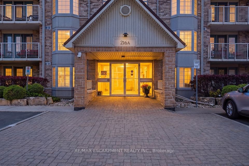 216 Plains Road W A307, Burlington, ON L7T 4M3 – main photo
