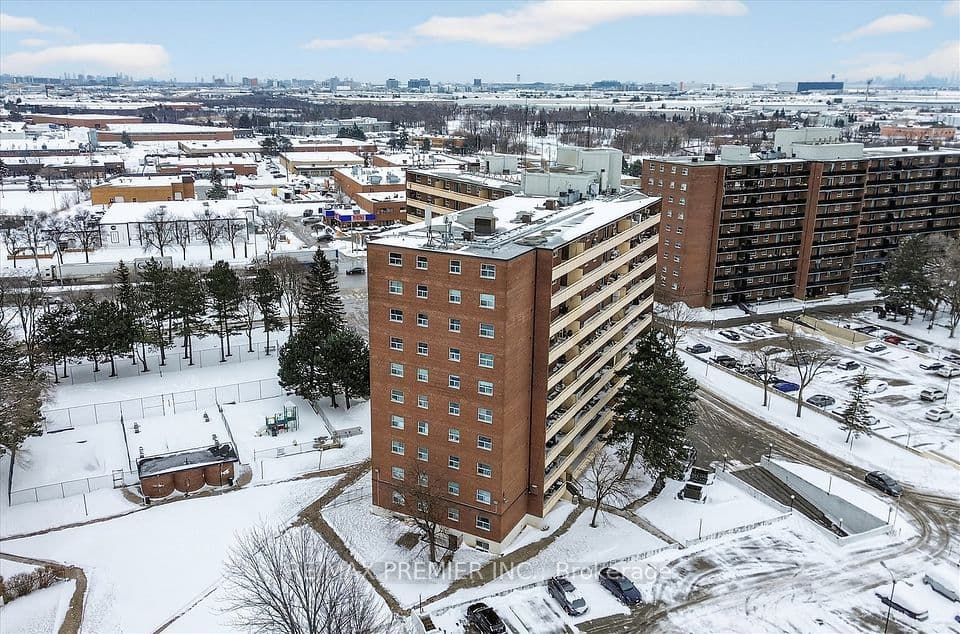3555 Derry Road E 712, Mississauga, ON L4T 1B2 – main photo