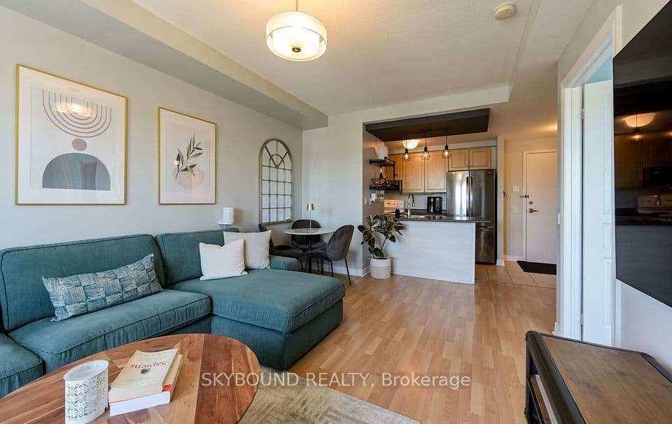 1415 Lawrence Avenue W 516, Toronto, ON M6L 1A9 – photo 3