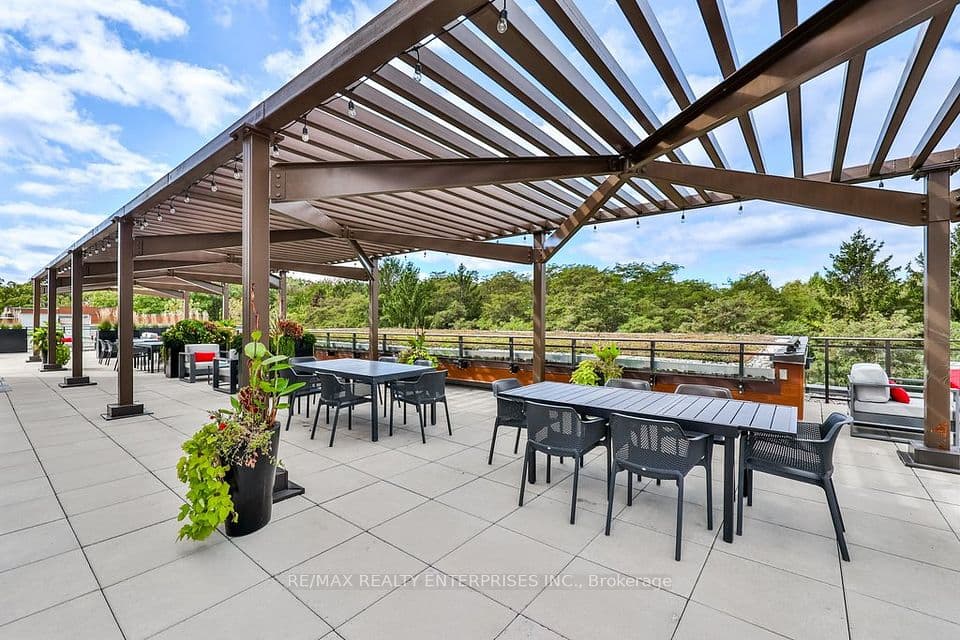 1575 Lakeshore Road W 222, Mississauga, ON L5J 0B1 – photo 2