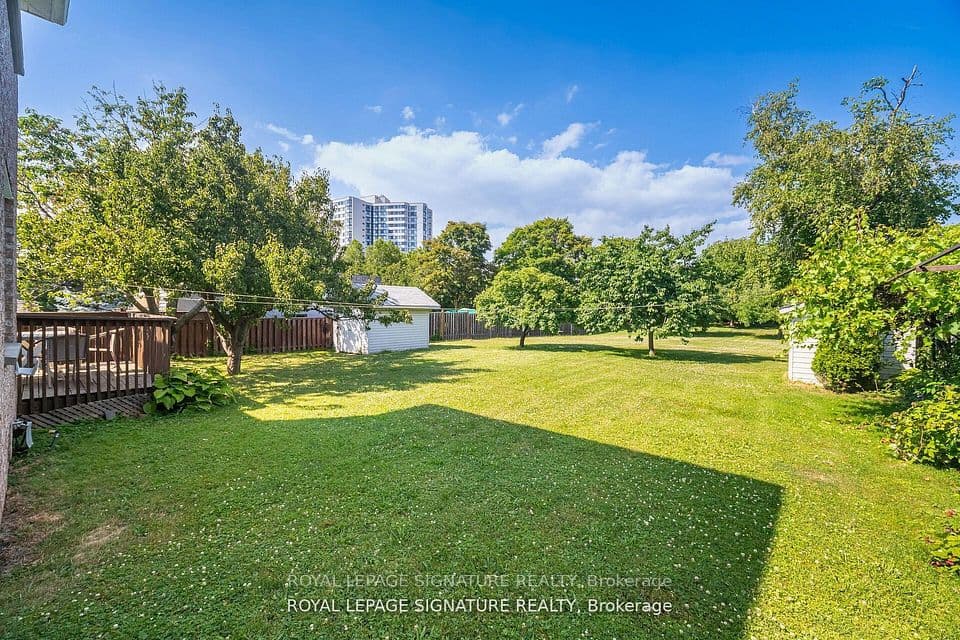 4097 Hickory Drive, Mississauga, ON L4W 1L1 – main photo