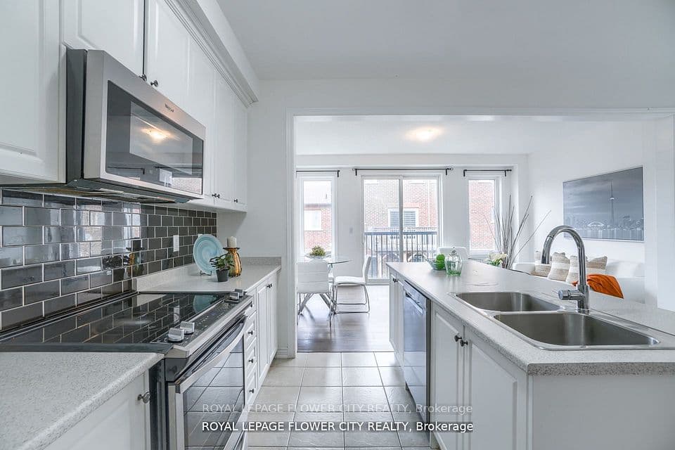 14 Faye Street, Brampton, ON L6P 4M9 – photo 3