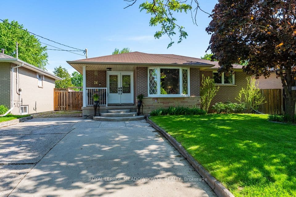 26 Moultrey Crescent, Halton Hills, ON L7G 4N5 – main photo