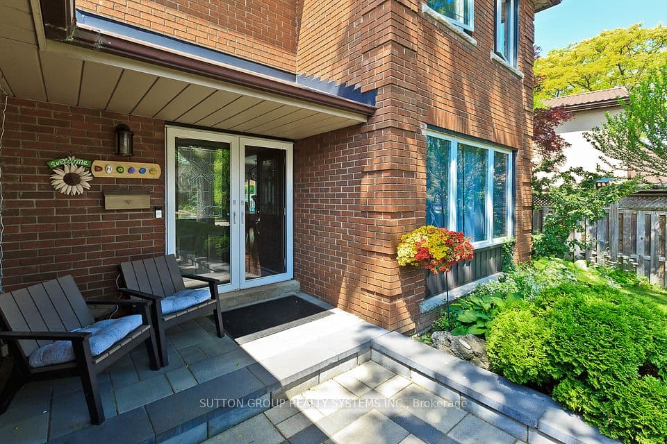 6686 Barrisdale Drive, Mississauga, ON L5N 2H3 – photo 2