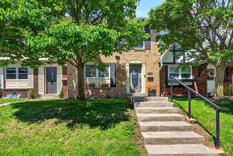 2230 Upper Middle Road 3, Burlington, ON L7P 2Z9 – main photo