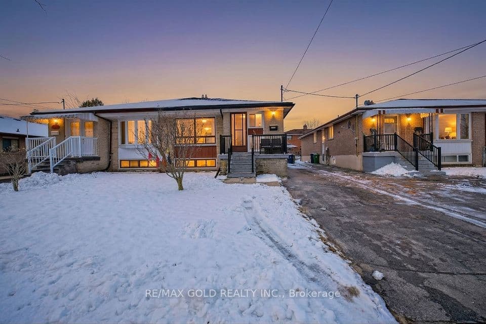 130 Duncanwoods Drive, Toronto, ON M9L 2E1 – main photo
