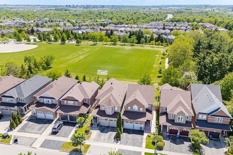 7288 Zinnia Place, Mississauga, ON L5W 1K6 – photo 3