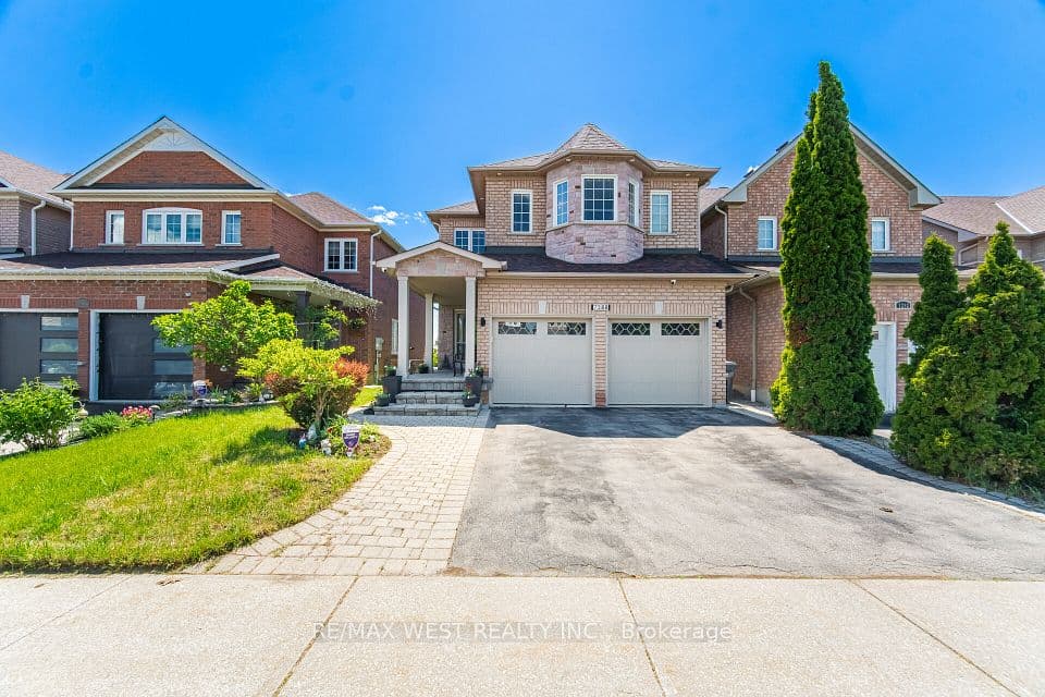 7288 Zinnia Place, Mississauga, ON L5W 1K6 – main photo