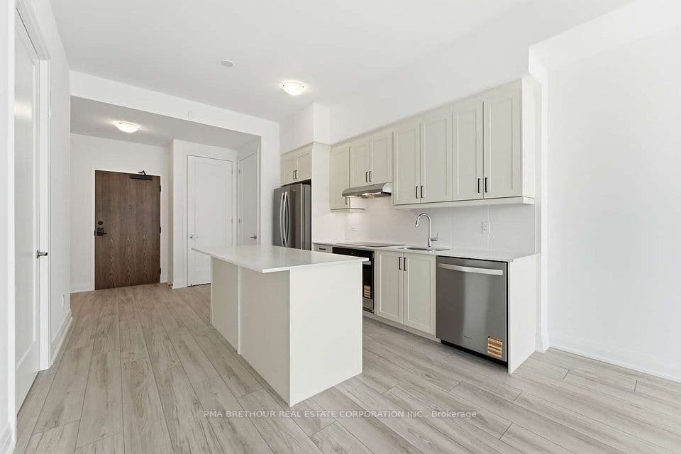1035 Southdown Road 105, Mississauga, ON L5J 0A2 – main photo