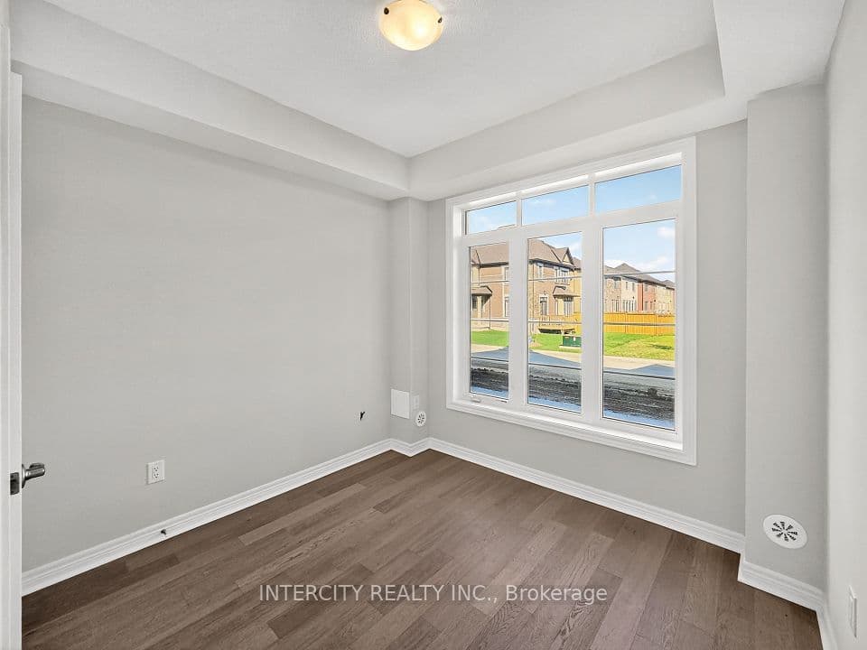 100 Grassbank Road, Brampton, ON L6R 4E7 – photo 3