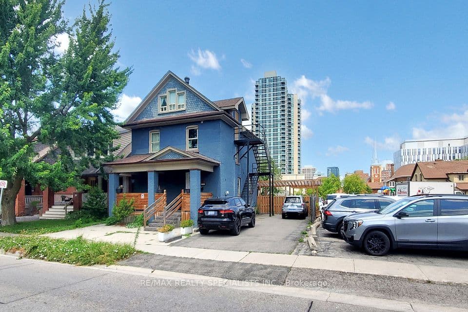 8 Mill Street N, Brampton, ON L6X 1S6 – main photo
