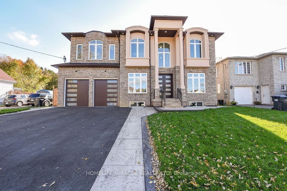 11 Hillcrest Avenue, Brampton, ON L6W 1Y7 – main photo