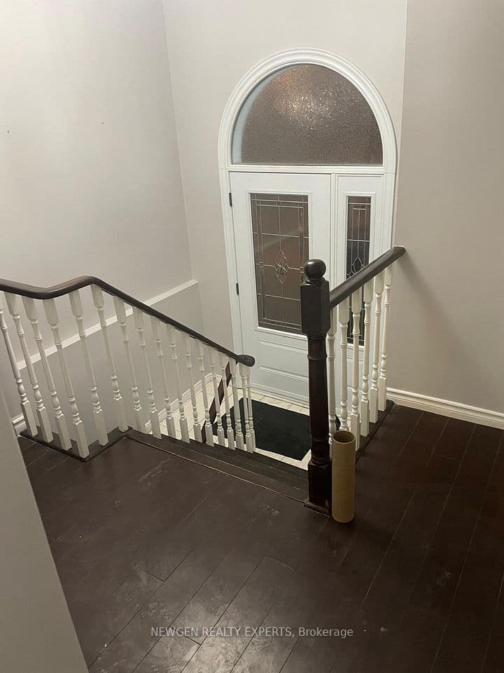 28 Royal Salisbury Way, Brampton, ON L6V 3J6 – photo 2