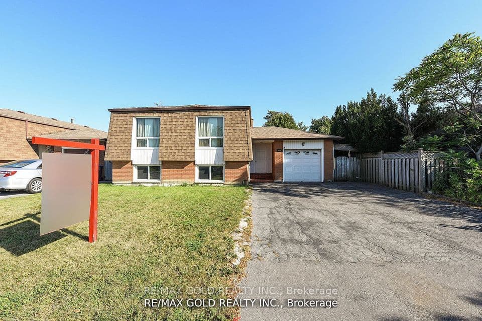 3630 Brandon Gate Drive, Mississauga, ON L4T 3E5 – photo 2