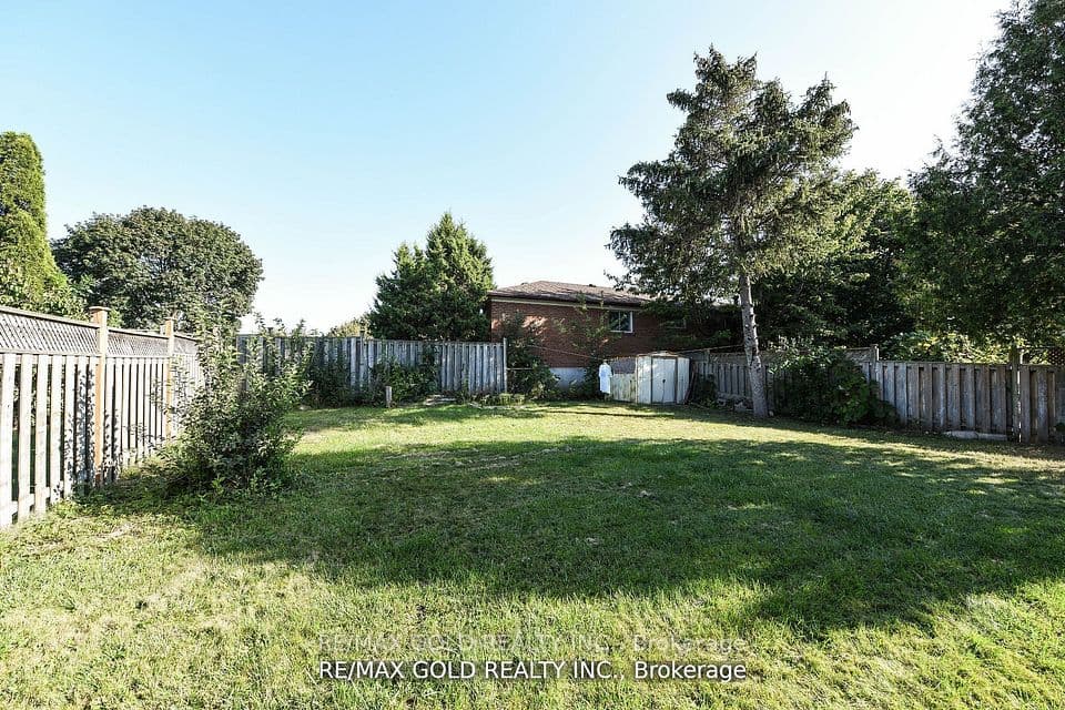 3630 Brandon Gate Drive, Mississauga, ON L4T 3E5 – photo 3