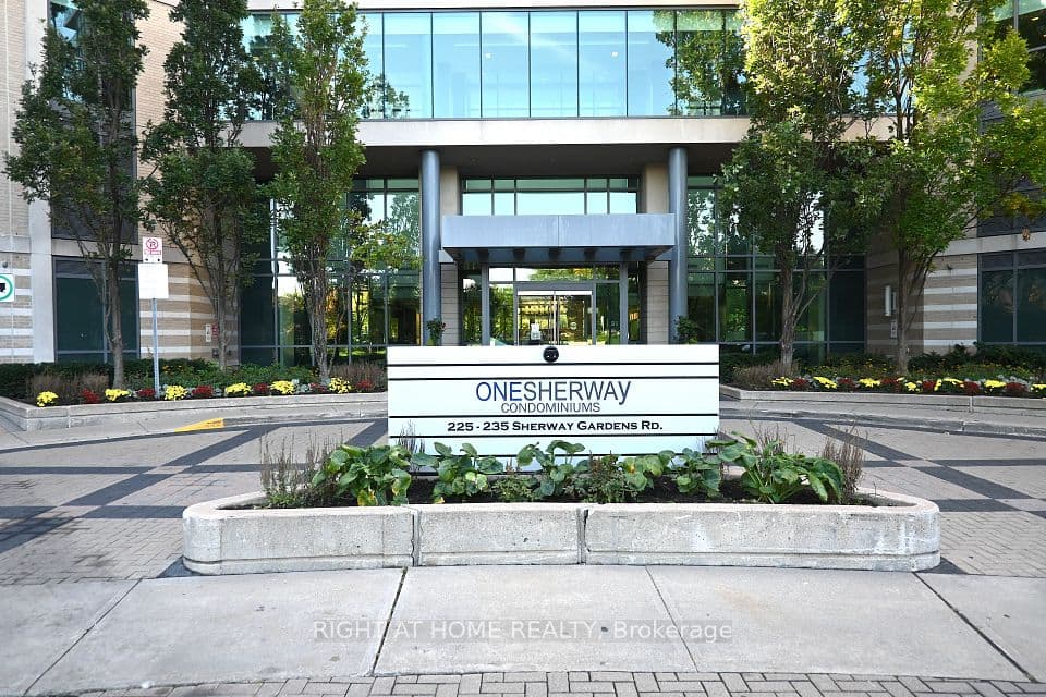 235 Sherway Gardens Road 305, Toronto, ON M9C 0A2 – main photo