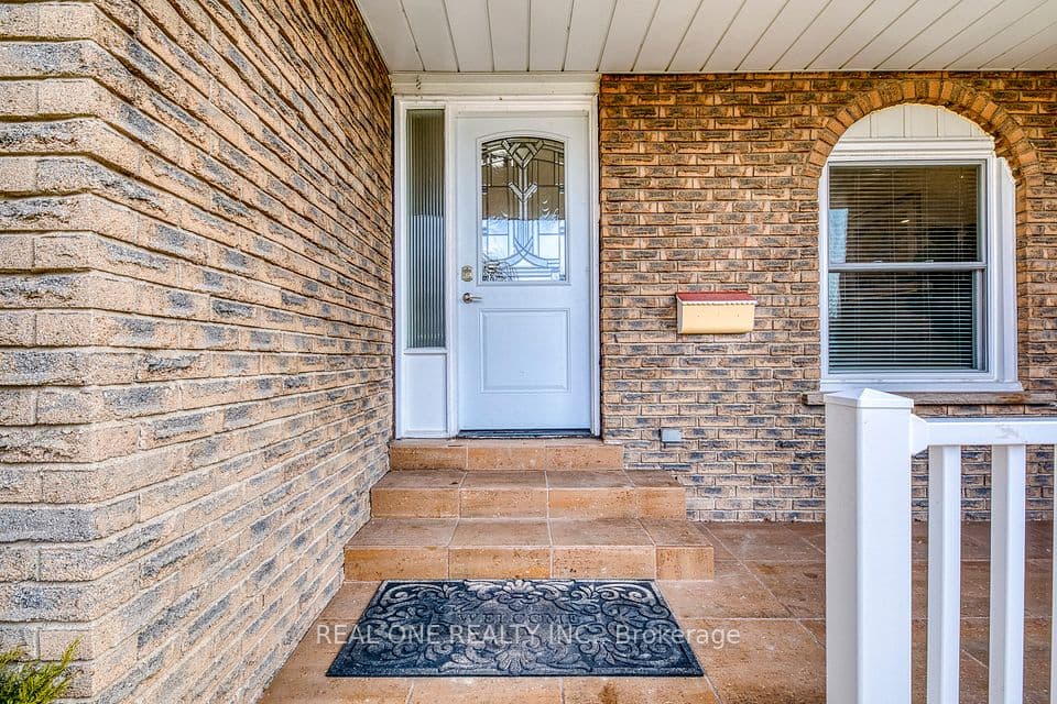 533 Tipperton Crescent, Oakville, ON L6L 5E1 – photo 3