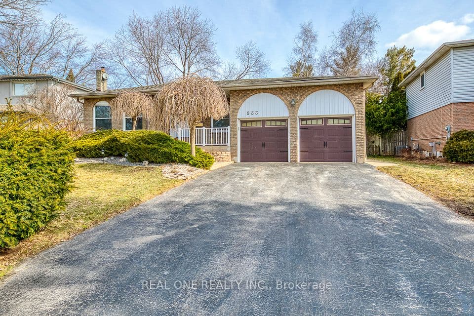 533 Tipperton Crescent, Oakville, ON L6L 5E1 – main photo
